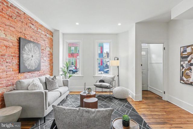 656 WALNUT ST, Columbia, PA 17512