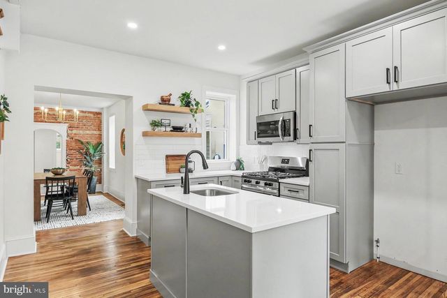 656 WALNUT ST, Columbia, PA 17512