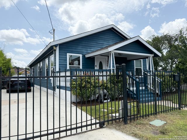 326 Connelly, San Antonio, TX 78203