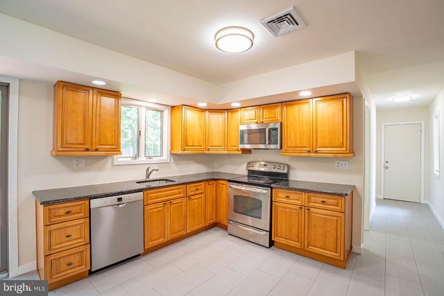 491 KINGS RD, Yardley, PA 19067