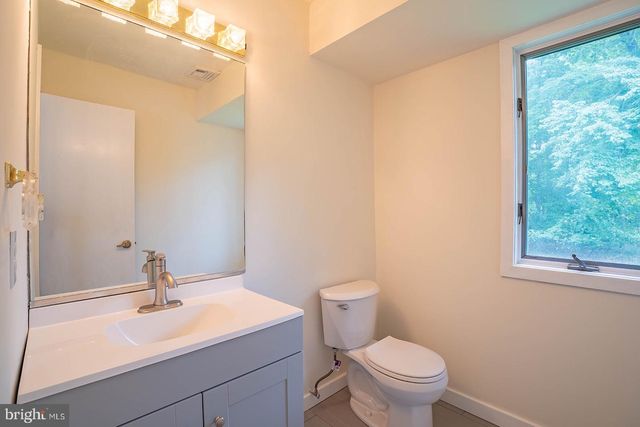 491 KINGS RD, Yardley, PA 19067