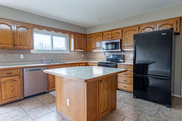 4424 S Farm Road 125, Springfield, MO 65810