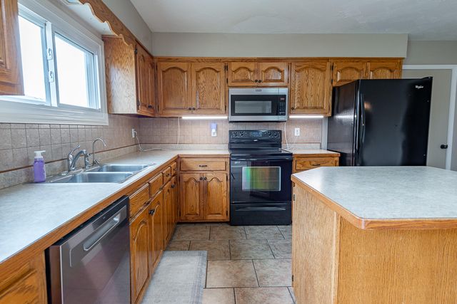 4424 S Farm Road 125, Springfield, MO 65810