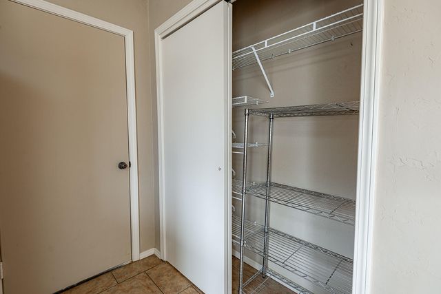 4424 S Farm Road 125, Springfield, MO 65810