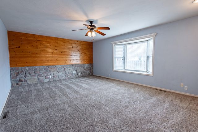 4424 S Farm Road 125, Springfield, MO 65810