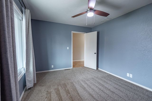 4424 S Farm Road 125, Springfield, MO 65810