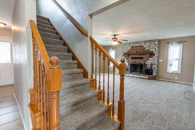 4424 S Farm Road 125, Springfield, MO 65810