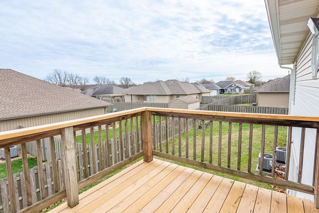 4424 S Farm Road 125, Springfield, MO 65810