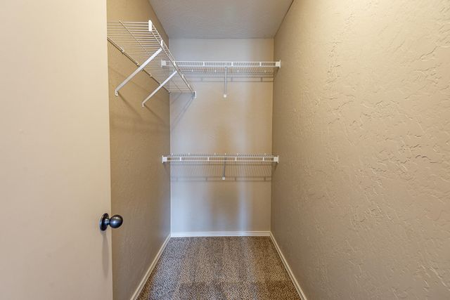 4424 S Farm Road 125, Springfield, MO 65810