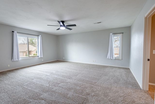 4424 S Farm Road 125, Springfield, MO 65810