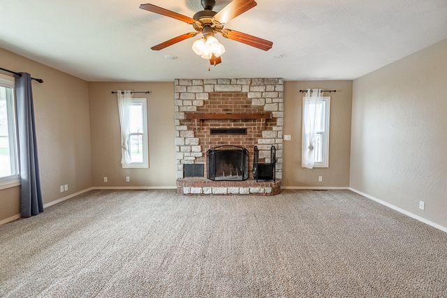 4424 S Farm Road 125, Springfield, MO 65810