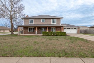 4424 S Farm Road 125, Springfield, MO 65810