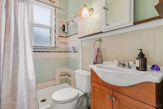 4049 St Williams Avenue, Cincinnati, OH 45205