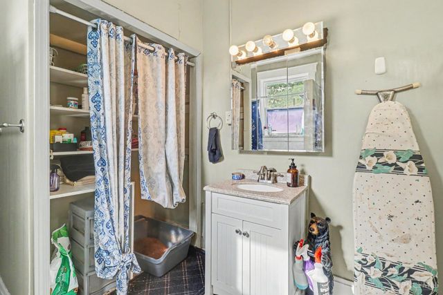 4049 St Williams Avenue, Cincinnati, OH 45205