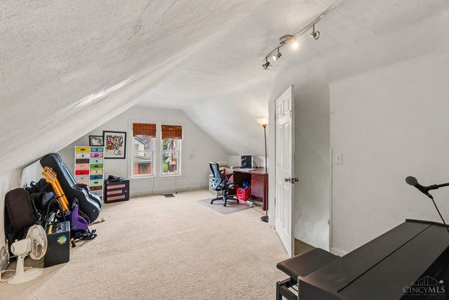 4049 St Williams Avenue, Cincinnati, OH 45205
