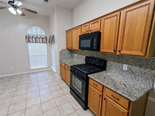 3821 Pin Oak Drive N, Pearland, TX 77581
