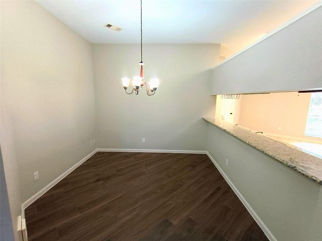 3821 Pin Oak Drive N, Pearland, TX 77581