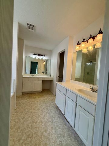 805 N Belle Drive, Angleton, TX 77515