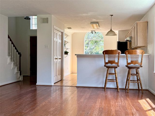 805 N Belle Drive, Angleton, TX 77515