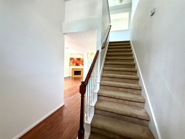 805 N Belle Drive, Angleton, TX 77515