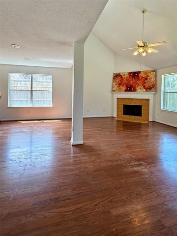 805 N Belle Drive, Angleton, TX 77515
