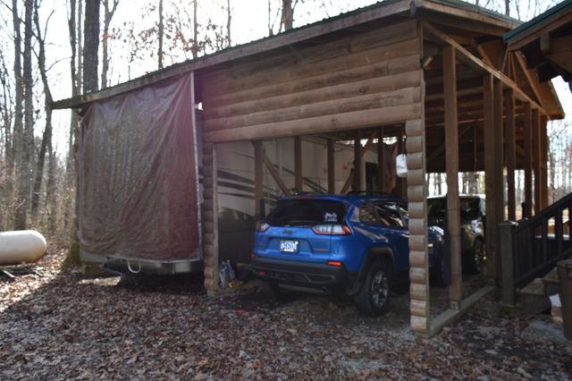 271 Ingman Cliff Rd, Tracy City, TN 37387