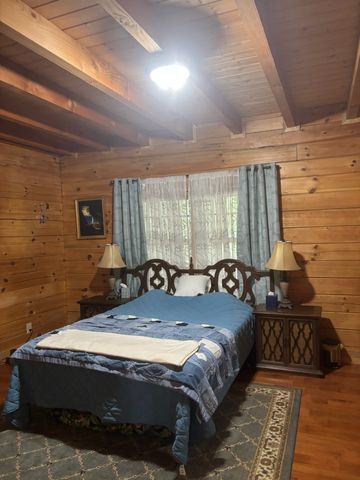 271 Ingman Cliff Rd, Tracy City, TN 37387