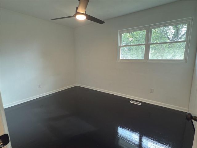 212 Breckinridge CT, Hampton, VA 23666