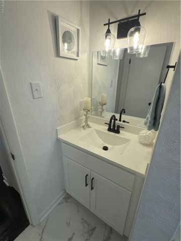 212 Breckinridge CT, Hampton, VA 23666