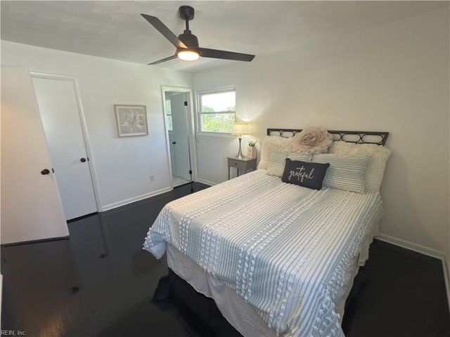 212 Breckinridge CT, Hampton, VA 23666