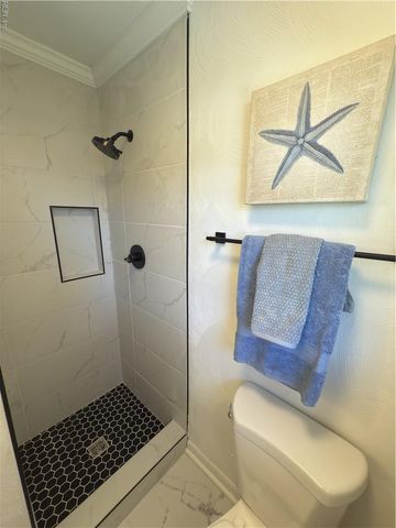 212 Breckinridge CT, Hampton, VA 23666