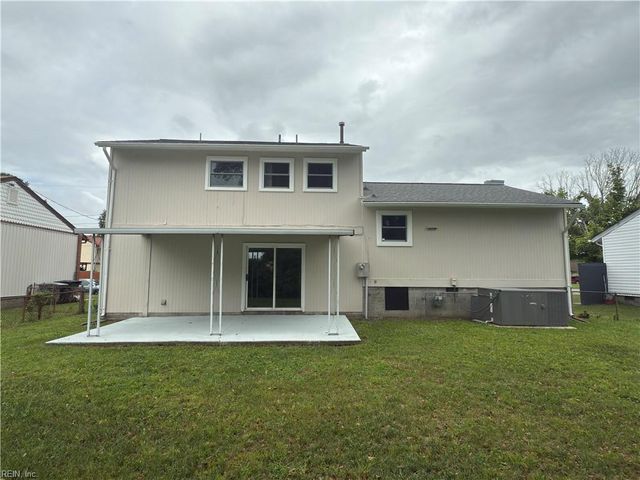 212 Breckinridge CT, Hampton, VA 23666