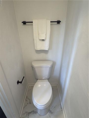 212 Breckinridge CT, Hampton, VA 23666