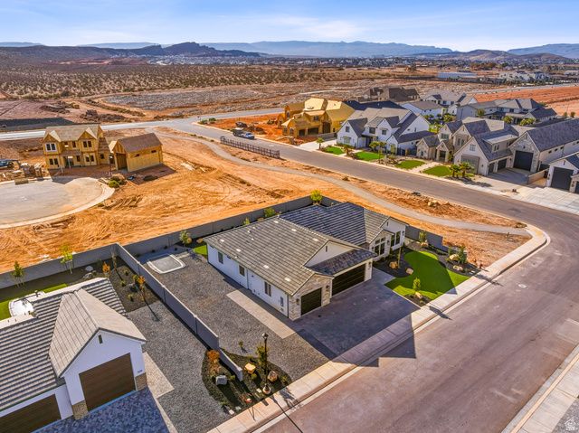 302 E MAYFIELD WOODS LN, Washington, UT 84780