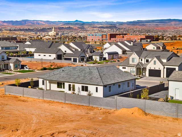 302 E MAYFIELD WOODS LN, Washington, UT 84780