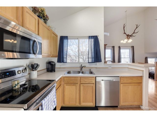 9913 Saybrook St, Highlands Ranch, CO 80126