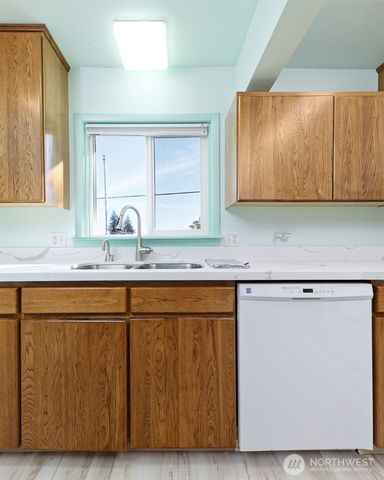 703 S 15th Street, Shelton, WA 98584