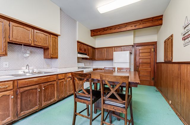 105 S Eastern Avenue, Joliet, IL 60433