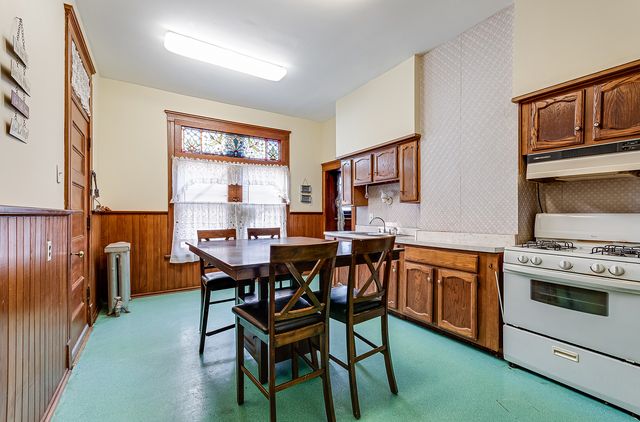 105 S Eastern Avenue, Joliet, IL 60433