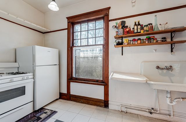 105 S Eastern Avenue, Joliet, IL 60433