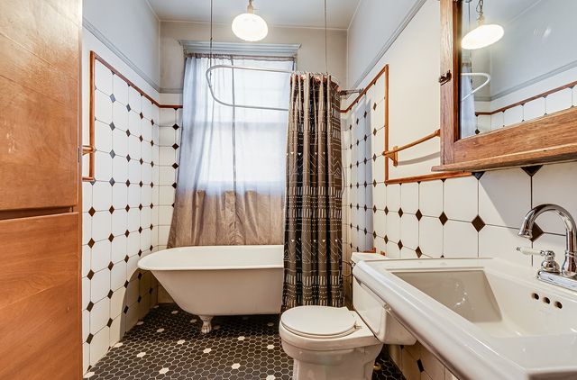 105 S Eastern Avenue, Joliet, IL 60433