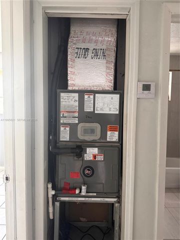 3830 SW 31st St, West Park, FL 33023