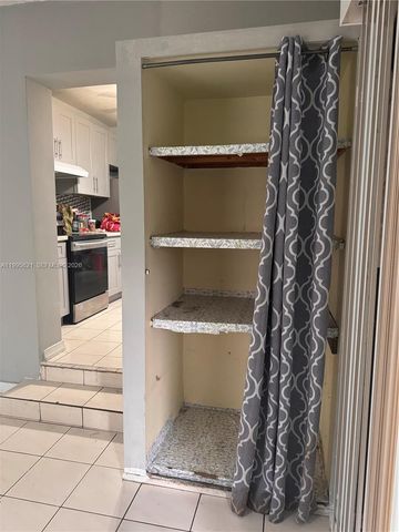 3830 SW 31st St, West Park, FL 33023