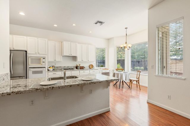 100 Turnberry Ct, Roseville, CA 95747