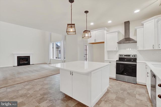 107 HONEYSUCKLE DR, Marietta, PA 17547