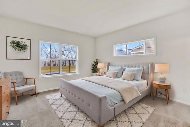 107 HONEYSUCKLE DR, Marietta, PA 17547