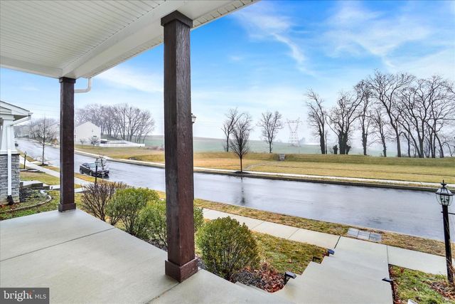 107 HONEYSUCKLE DR, Marietta, PA 17547