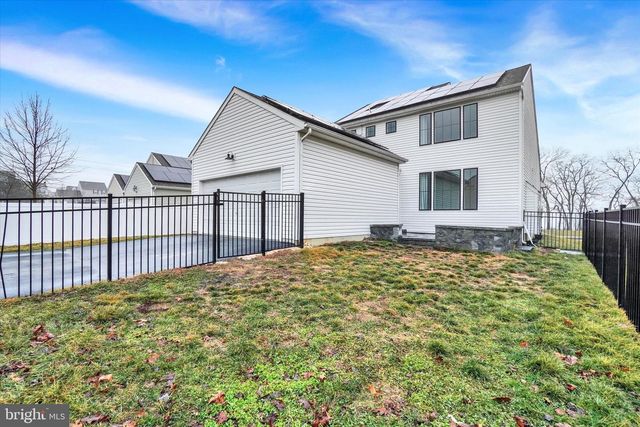 107 HONEYSUCKLE DR, Marietta, PA 17547