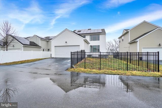 107 HONEYSUCKLE DR, Marietta, PA 17547