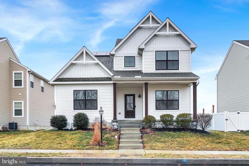 107 HONEYSUCKLE DR, Marietta, PA 17547